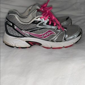 Saucony Oasis 2 running shoes